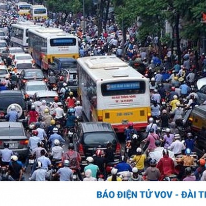 Xe bus: Làm sao bước qua vòng luẩn quẩn vắng khách, thua lỗ?