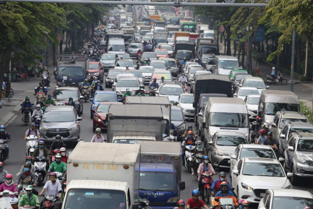 Xin ý kiến Bộ Quốc phòng, GTVT làm đường chống ùn tắc ở khu vực sân bay Tân Sơn Nhất - Ảnh 1.