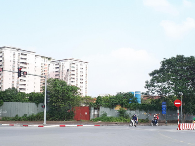  Xót xa dự án bỏ hoang hàng thập kỷ giữa Thủ đô - Ảnh 1.
