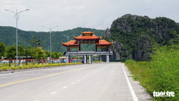 Xử phạt người bình luận sai trên mạng xã hội về ‘hòn non bộ’ ở Quảng Ninh