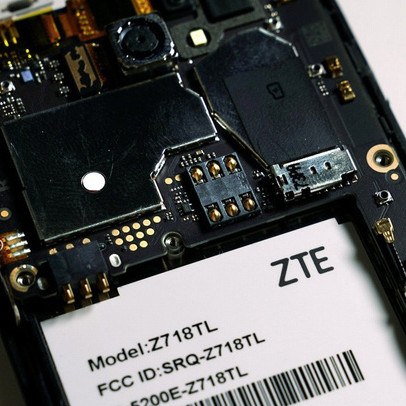 ZTE: hàng Tàu hay hàng Mỹ?