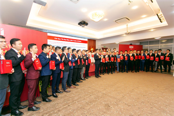 54 doanh nhân TP.HCM tham gia Platinum Chapter của BNI