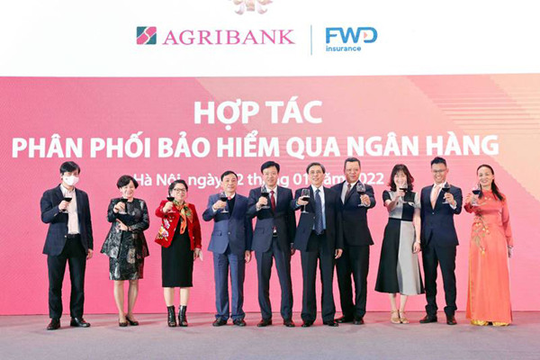 Agribank ‘bắt tay’ FWD Việt Nam phân phối bảo hiểm qua ngân hàng