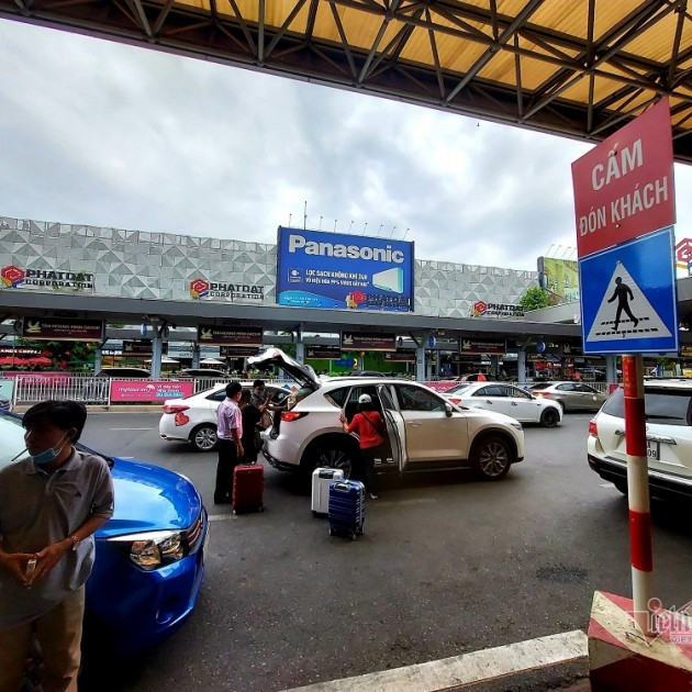 Bà con về với Sài thành, qua Tân Sơn Nhất bị 'chặt chém' thẳng tay