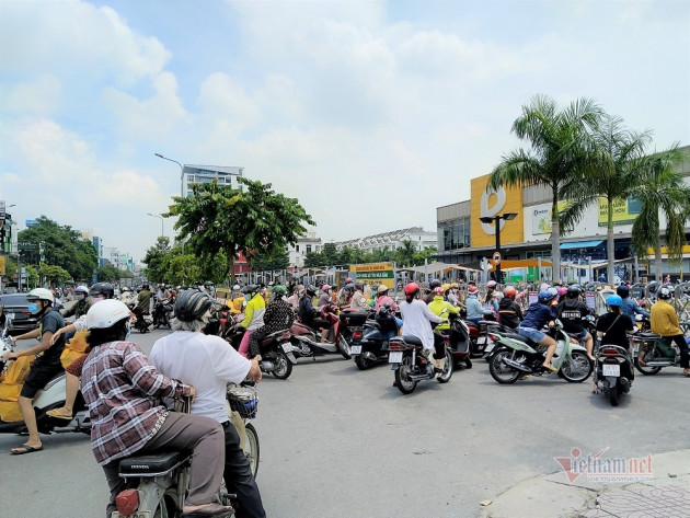 Ba lần dân Sài Thành đổ xô đi chợ bất chấp nguy hiểm đại dịch