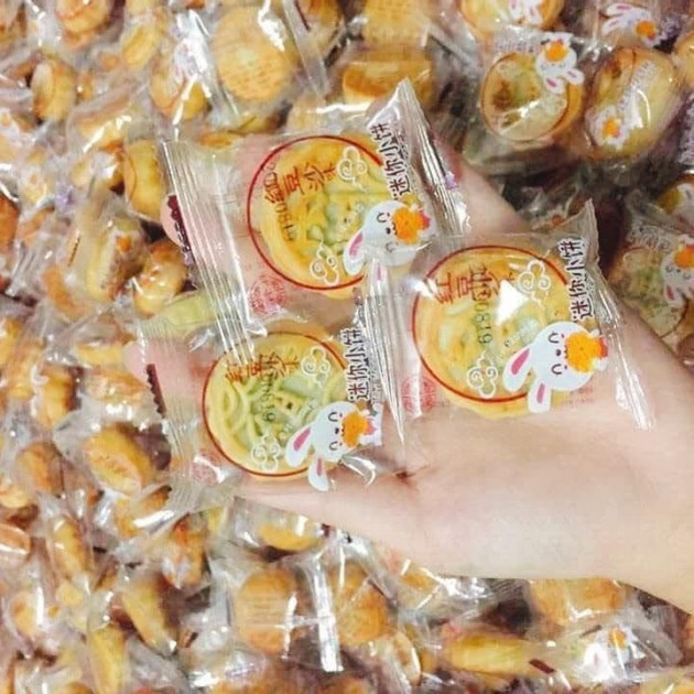 Bánh trung thu 2.000 đồng/chiếc, giật mình hàng Trung Quốc thượng hạngicon