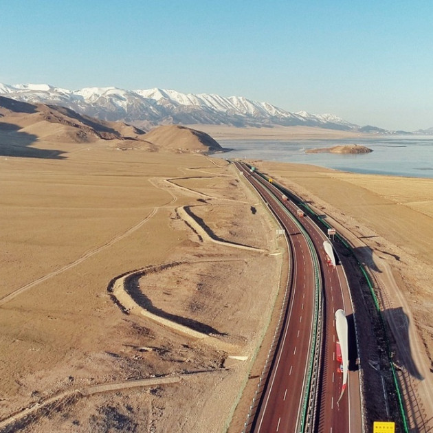 Bị Mỹ tẩy chay, Trung Quốc tìm đường thoát kinh tế ở phía tây