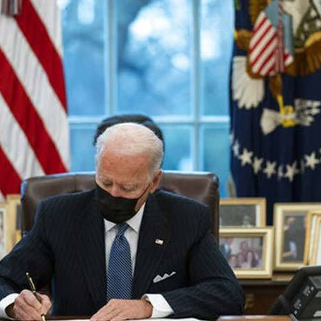 Ông Biden hành động mạnh mẽ, nước Mỹ ghi dấu bước ngoặticon