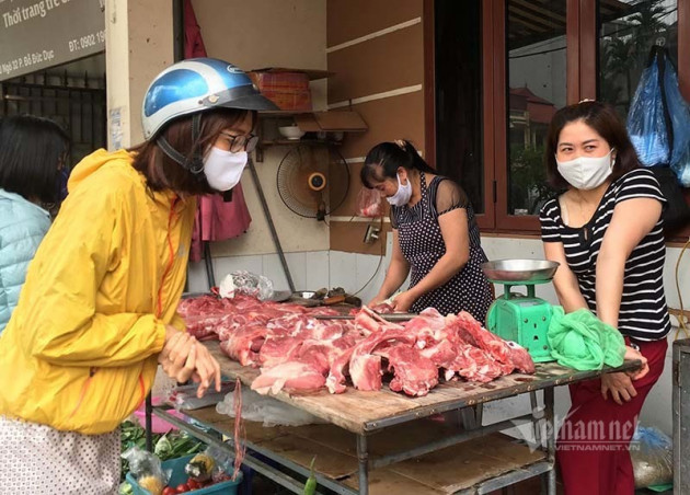 Bó rau đến quả trứng tăng giá, dân nhẵn túi tiền giới buôn nặng ví