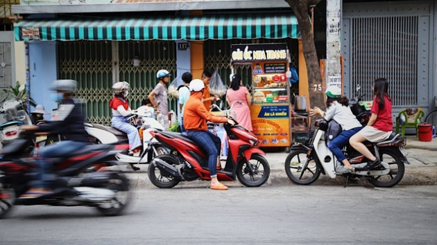 Bỏ việc lương nghìn USD mở quán gỏi ốc, cặp đôi thu trăm triệu đồng mỗi tháng