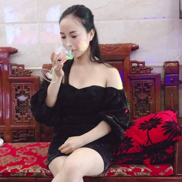 Bóng dáng bà trùm trăm tỷ ẩn sau hotgirl xinh đẹp bán bánh cuốn