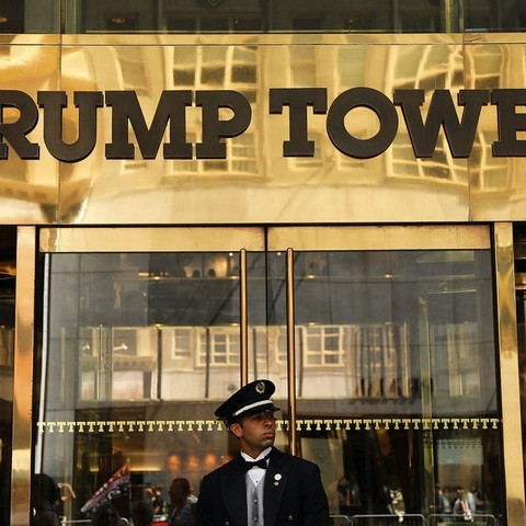 Các BĐS của ông Trump bị mất giá một nửa trong nhiệm kỳ đầy sóng gióicon
