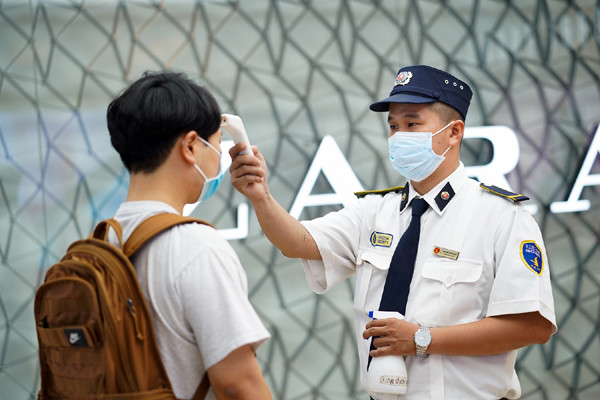 Các thương hiệu bán lẻ đổ xô vào TTTM sau đại dịch