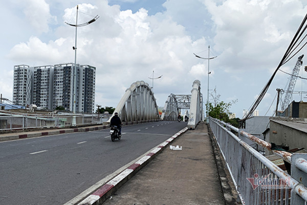 Cận cảnh cây cầu hơn 100 tuổi ở Sài Gòn chuẩn bị cấm xe ban đêm để sửa chữa