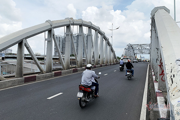 Cận cảnh cây cầu hơn 100 tuổi ở Sài Gòn chuẩn bị cấm xe ban đêm để sửa chữa