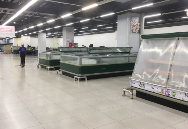 Cảnh tan tác ở Lotte Mart Đống Đa sau quyết định đóng cửa