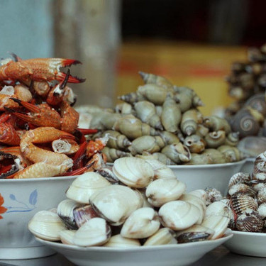 Chán việc văn phòng, 2 cử nhân rủ nhau bán ốc, thu nhập 35 triệu/tháng