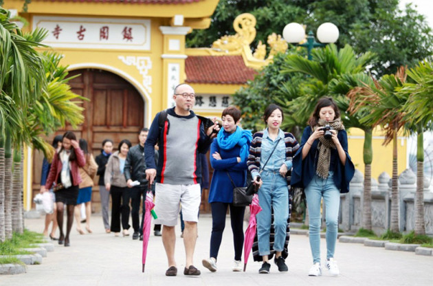 Chẳng cần mơ xa, hãy học hỏi và bám đuổi Thái Lan, Malaysia