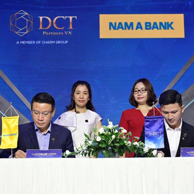 Charm Diamond ‘hút’ khách ngày ra mắt