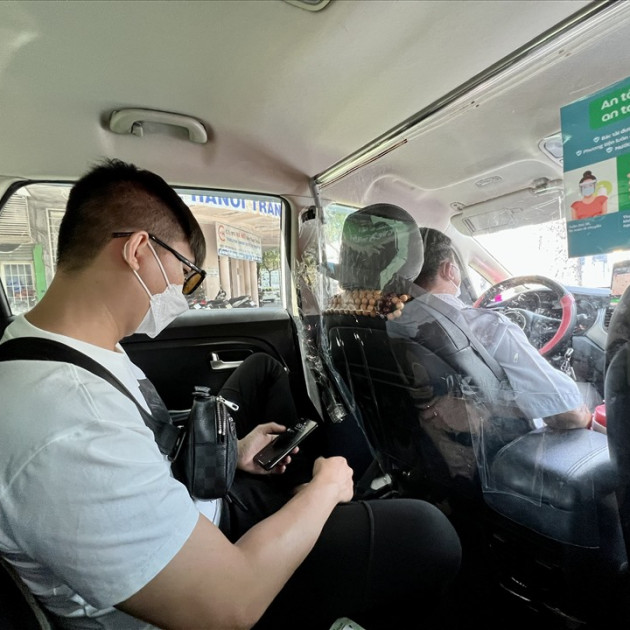 'Cháy hàng' taxi công nghệ, giá cước cao hơn taxi truyền thốngicon