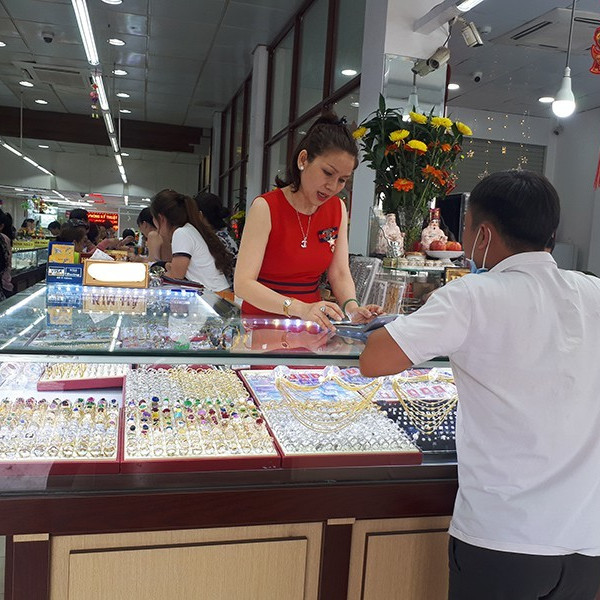 ‘Chết đứng’ vì vay vàng lúc giá 36 triệu đồng/lượngicon