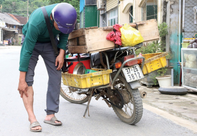 'Chợ di động' giữa đại ngàn