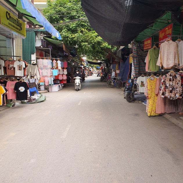 Chợ Ninh Hiệp vắng vẻ, tiểu thương ngồi chơi cả ngày vì không có hàng - 3