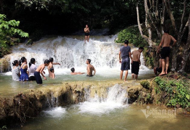 Chớm thu, kéo nhau đi ngắm ruộng bậc thang mùa lúa chín