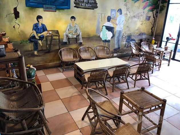 Chủ hàng cà phê tiết lộ chuyện bán hàng ngày đầu mở cửa trở lại