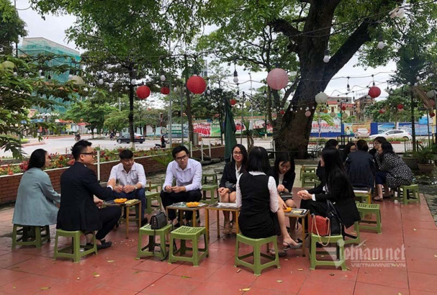 Chủ hàng cà phê tiết lộ chuyện bán hàng ngày đầu mở cửa trở lại