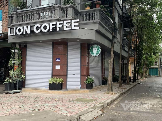 Chủ hàng cà phê tiết lộ chuyện bán hàng ngày đầu mở cửa trở lại