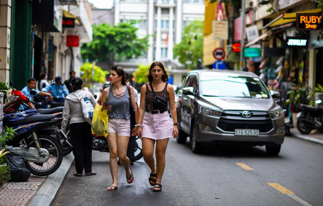 Chủ nhà hàng, quán bar mong chờ 'siêu' phố đi bộ