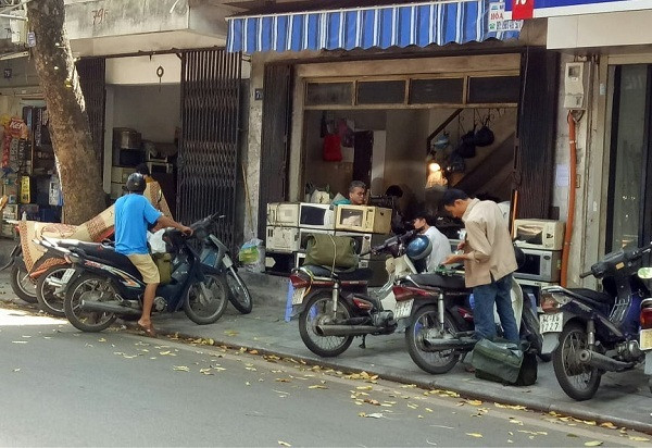 Chuyên gia 'giải phẫu' điều hòa: Ngày kiếm hàng chục triệu, cả Hà Nội chỉ có vài người