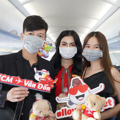 Chuyến Vietjet đầu tiên năm Tân Sửu hạ cánh sân bay Vân Đồn