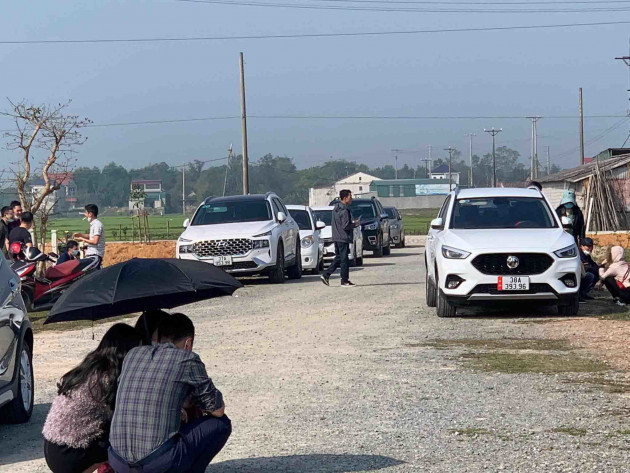 'Cò' đất khuấy động làng quê Hà Tĩnh, vài ngày lại 'bay sạch'