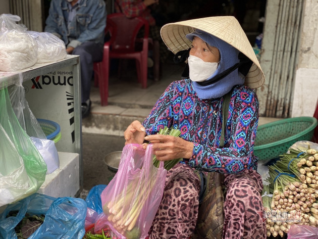 Cơn sốt chợ Đà thành: Gừng tăng 50%, sả lên giá gần gấp đôi