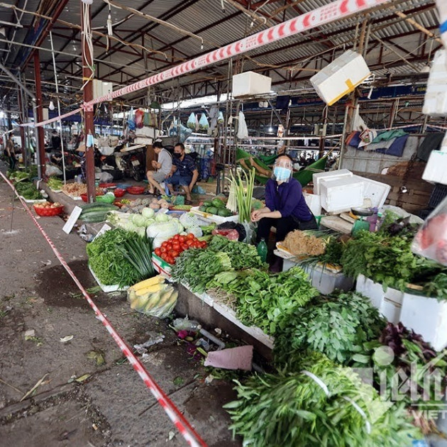 Corona ra chợ, F0 vào siêu thị: Xoay tính chuyện mua bán cho 10 triệu dân