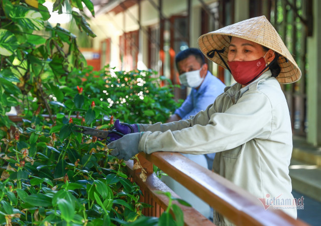 Cửa mở nhưng vắng khách: Giảm giá xuống đáy phòng vẫn bỏ không