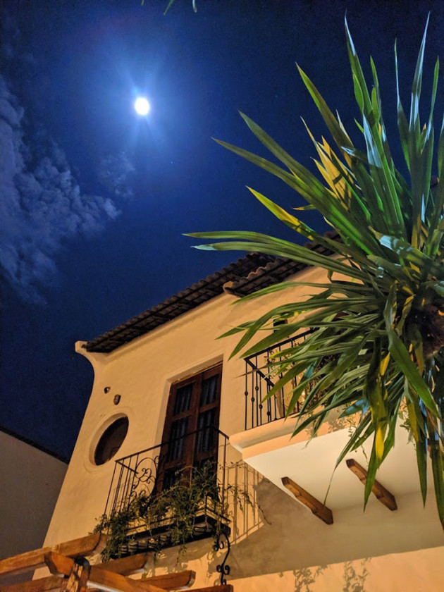 Đắm mình trong ngôi nhà phong cách Địa Trung Hải ở Hội An