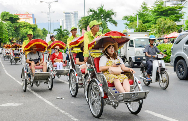 Đất Hà Thành, nỗi lo 'gì cũng có mà khách thì không có'