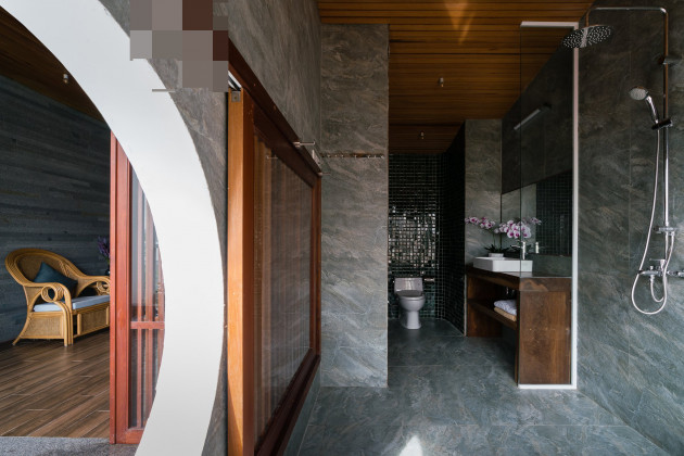 Điều đặc biệt trong ngôi nhà phố, đủ cây xanh, hồ nước và gió trời