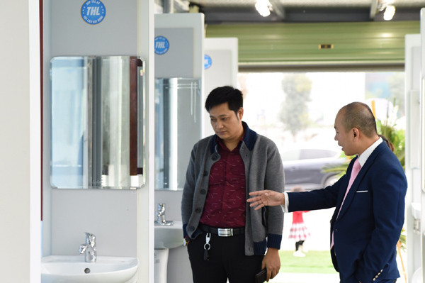 Doanh nhân Robert Linh-viết lên ước mơ Hoai Linh Group