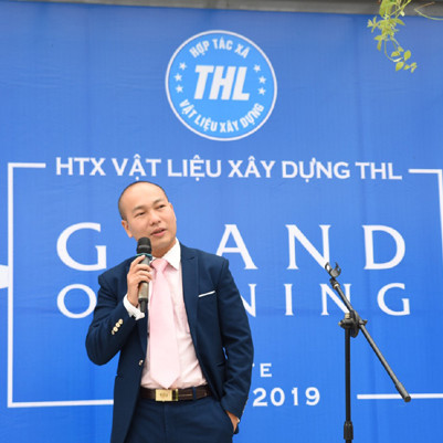 Doanh nhân Robert Linh-viết lên ước mơ Hoai Linh Group