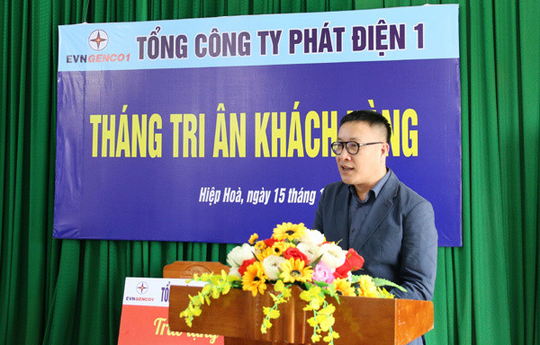 EVNGENCO1 tặng thiết bị phòng học trực tuyến cho trường học