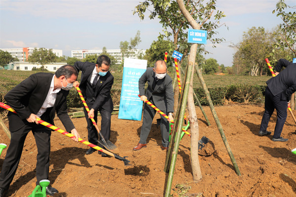 Gamuda Land hợp tác ĐH Quốc gia Hà Nội phát triển đô thị đại học xanh, thông minh