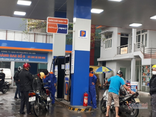 Giá dầu lao dốc, đối mặt tình huống chưa từng có