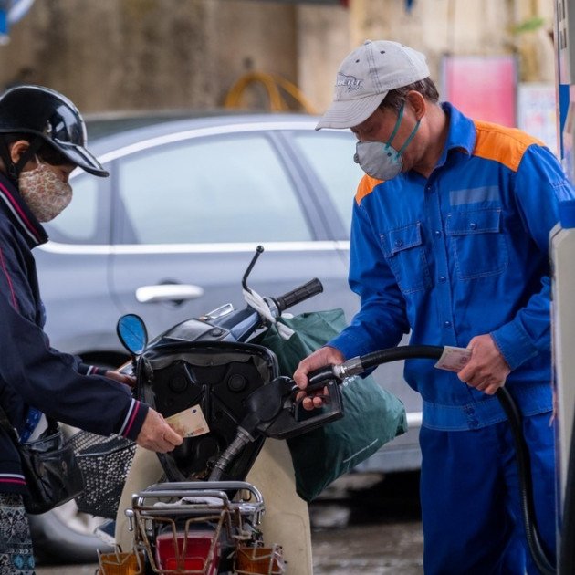Giá dầu Mỹ về âm, giá xăng trong nước sẽ giảm sốc?icon