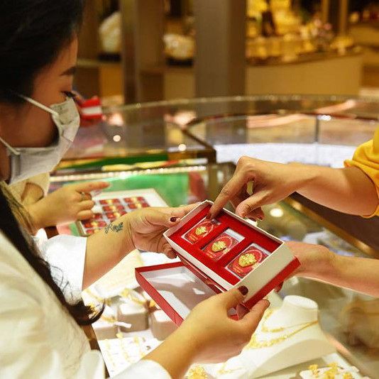 Giá vàng hôm nay 13/12: Thận trọng sau những bất ổnicon