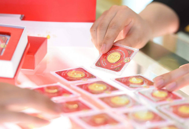 Giá vàng hôm nay 13/6: Lên áp sát đỉnh, đua nhau chốt lời