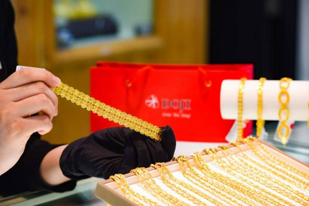 Giá vàng hôm nay 16/4, vững trên đỉnh bất chấp áp lực bán chốt lờiicon